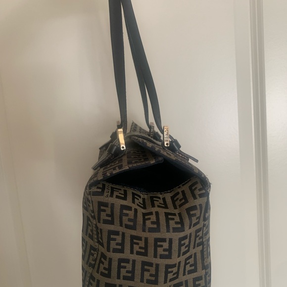 Authentic vintage Fendi Zucchino navy blue leather canvas bag - Picture 3 of 14